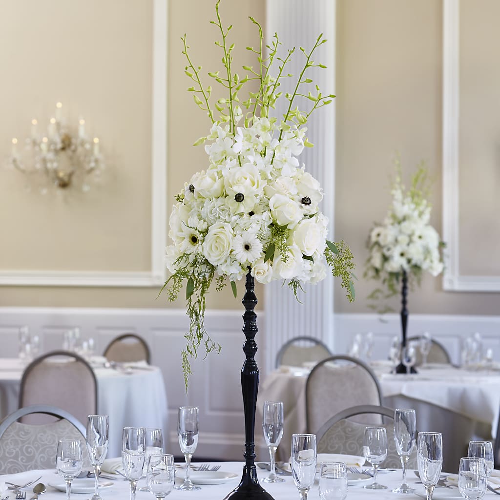 Regency Centerpiece – Serenity Floral, Lake Geneva WI