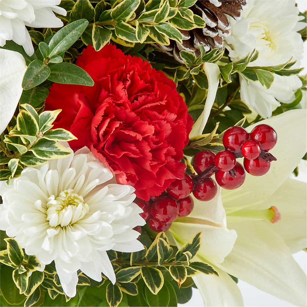Festive Moments Tree –  Serenity Floral, Lake Geneva WI