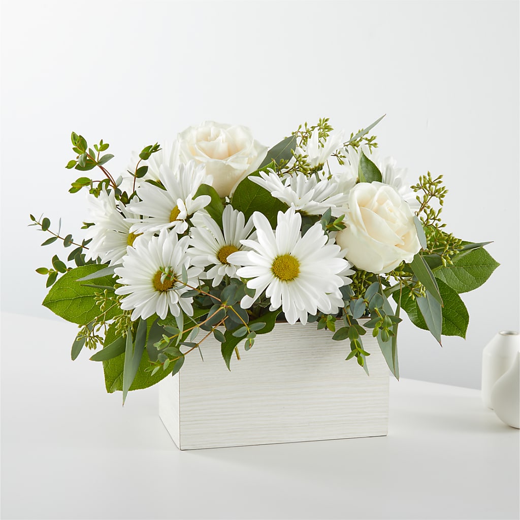 Fresh Linen Box Bouquet –  Serenity Floral, Lake Geneva WI