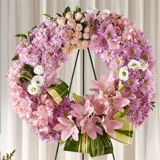 Gift of Warmth Wreath –  Serenity Floral, Lake Geneva WI