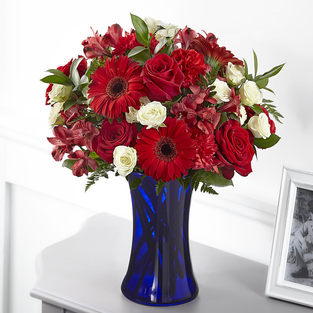 Hearts Embrace Bouquet –  Serenity Floral, Lake Geneva WI
