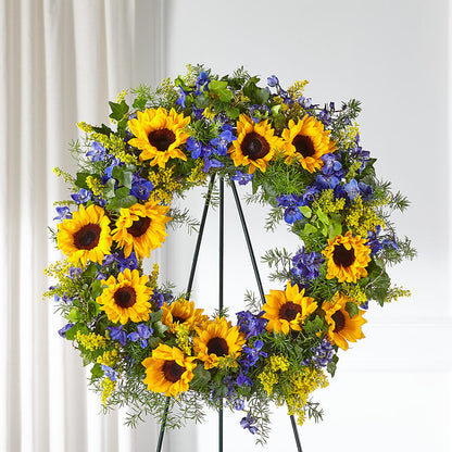 Bright Rays Wreath –  Serenity Floral, Lake Geneva WI