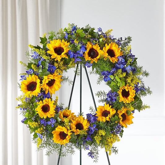 Bright Rays Wreath –  Serenity Floral, Lake Geneva WI