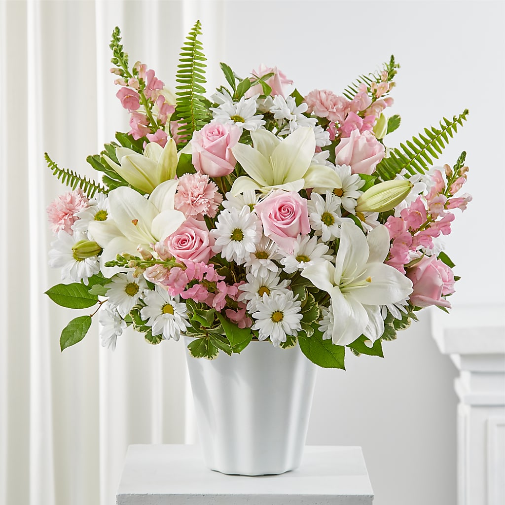 Soft Touch Tabletop Basket –  Serenity Floral, Lake Geneva WI