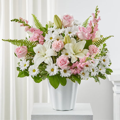Soft Touch Tabletop Basket –  Serenity Floral, Lake Geneva WI