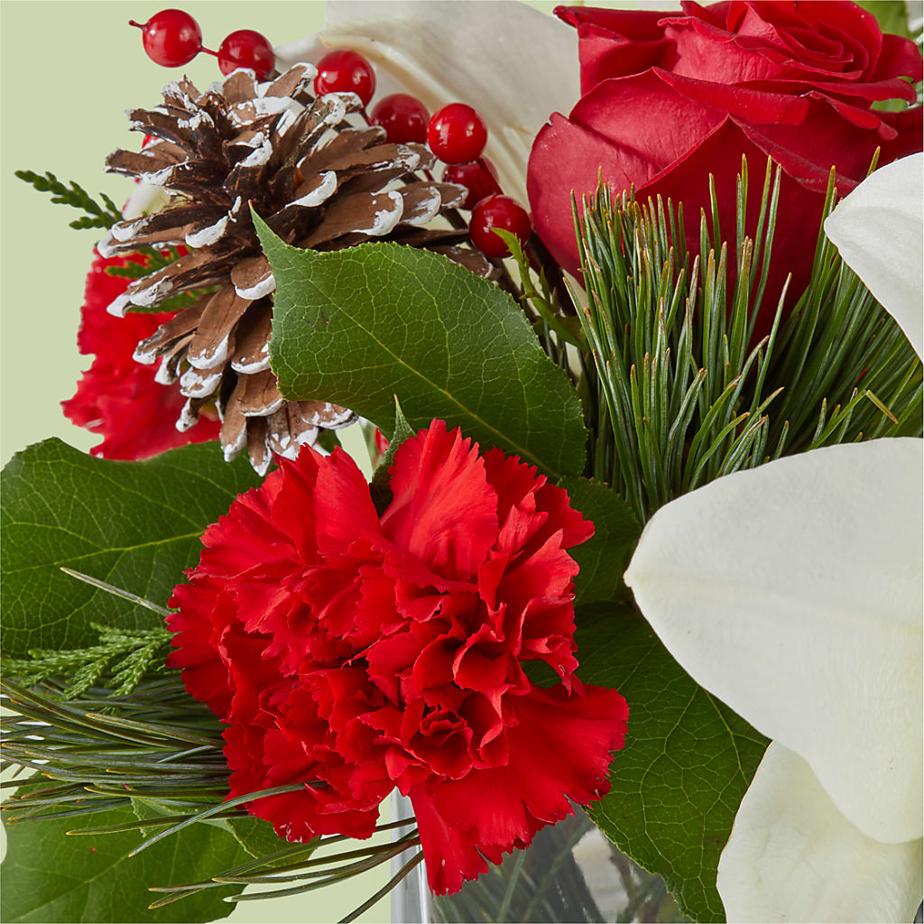 Glistening Icicles Bouquet –  Serenity Floral, Lake Geneva WI