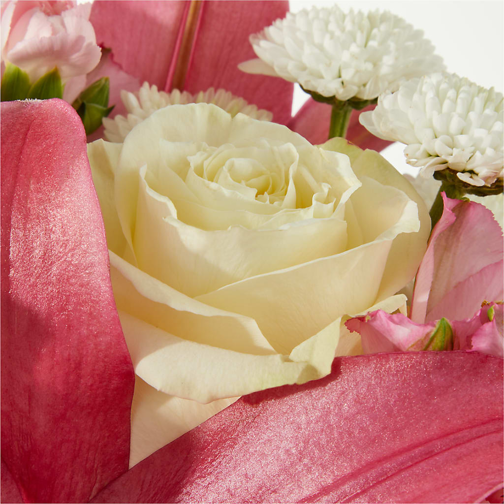Piece of Cake Bouquet –  Serenity Floral, Lake Geneva WI