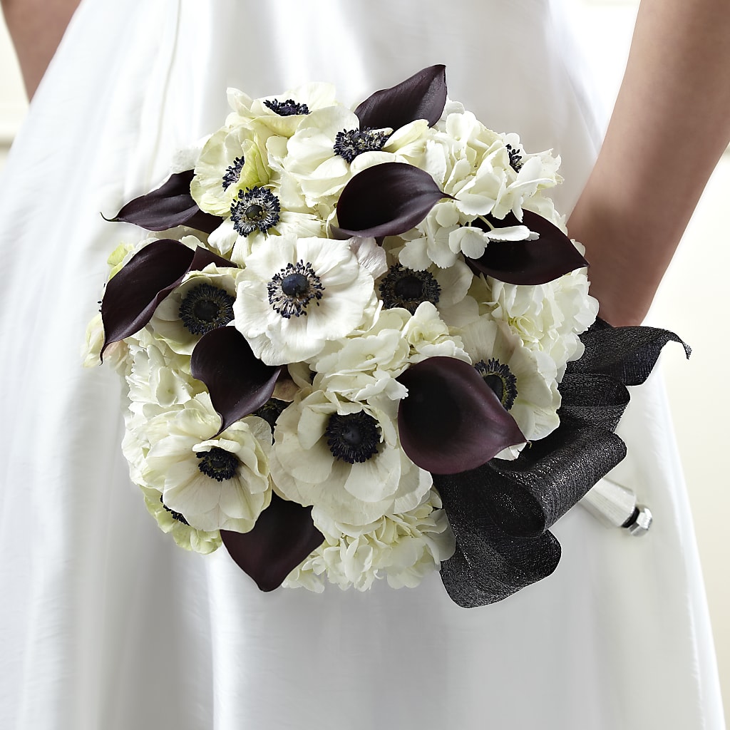To Have and To Hold Bouquet –  Serenity Floral, Lake Geneva WI