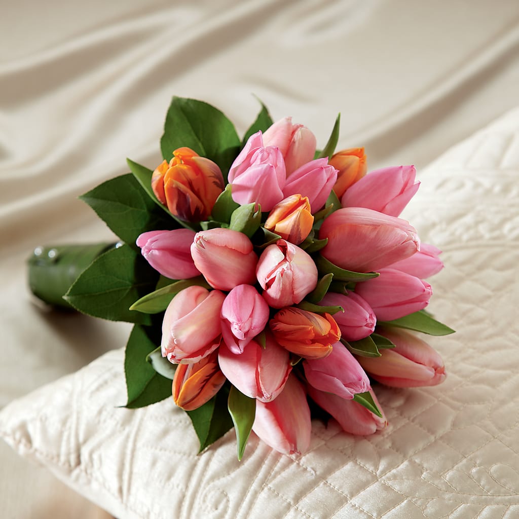Embraceable Bouquet –  Serenity Floral, Lake Geneva WI
